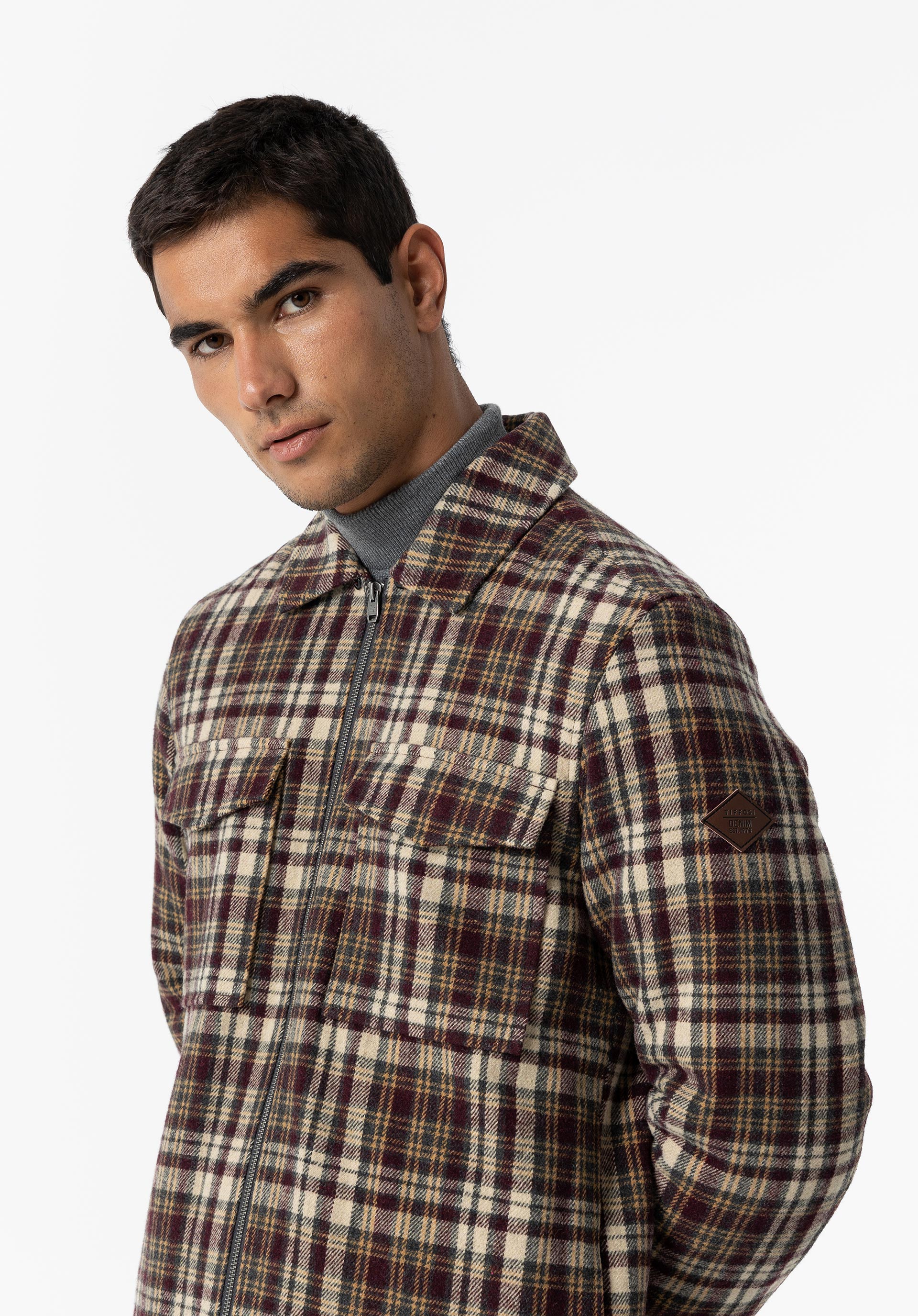 Casaco Shacket Xadrez com Pelo