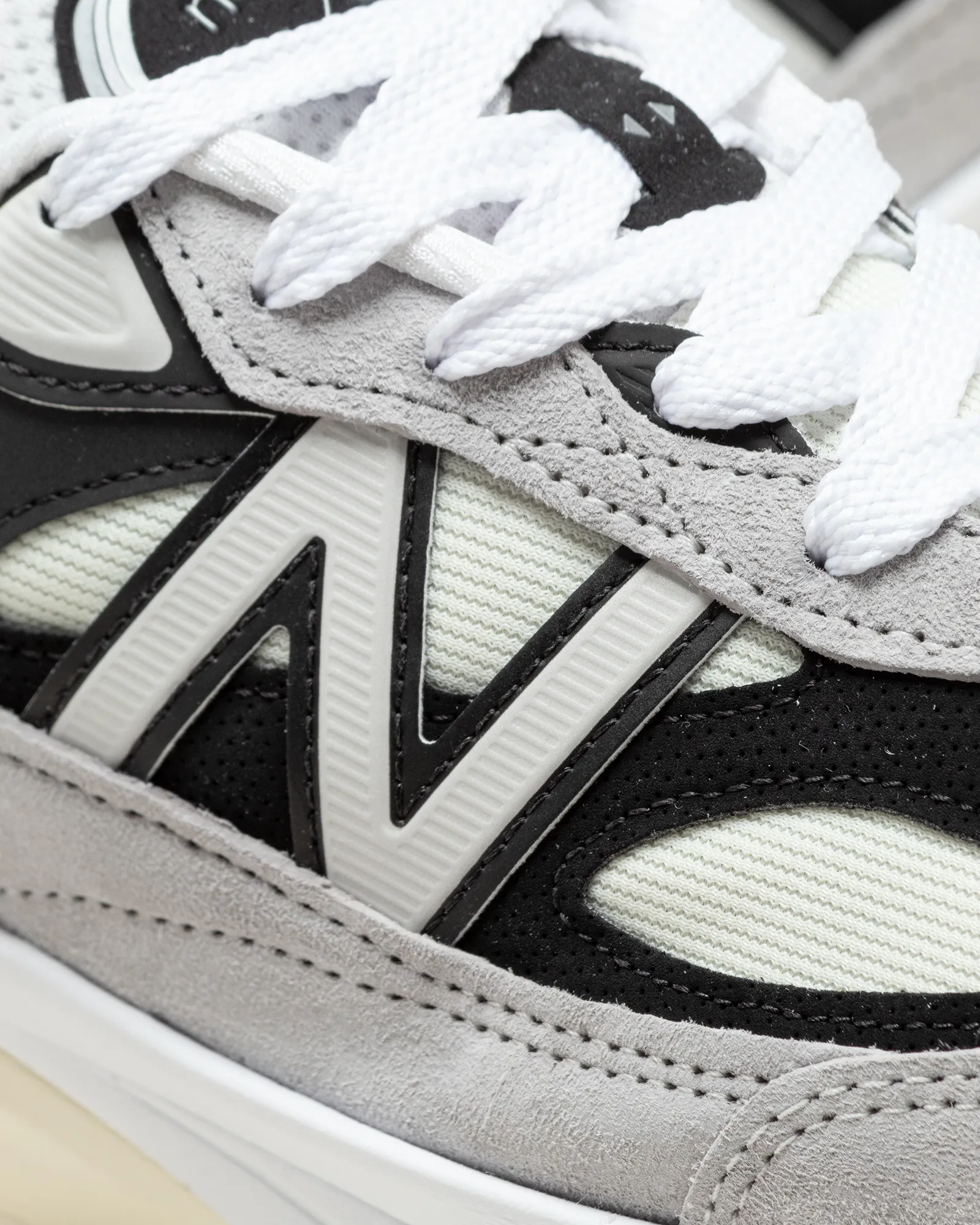 New Balance 990
