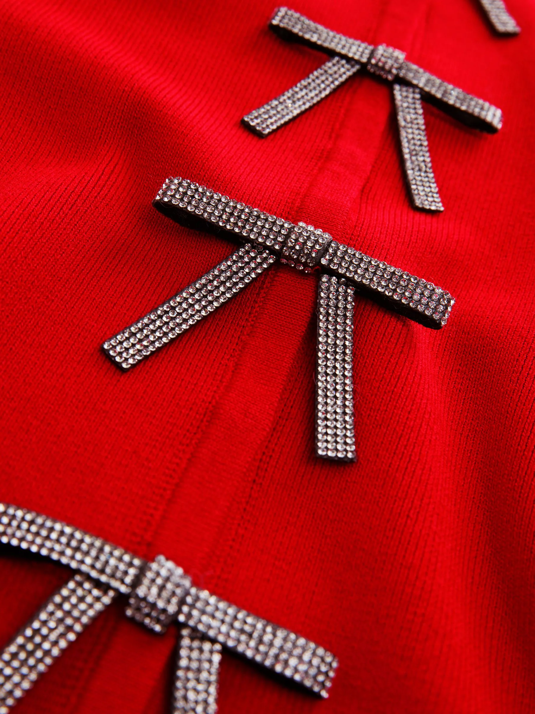 Rood - Slim jasje met versierde strik