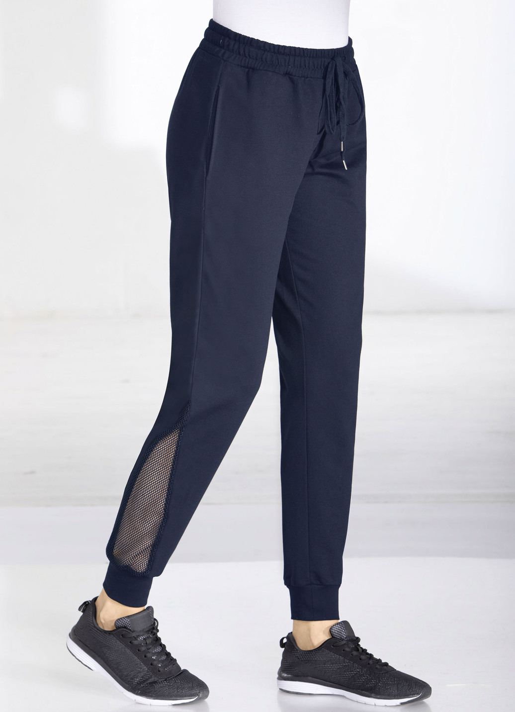 Freizeithose mit Netzeinsatz in 4 Farben