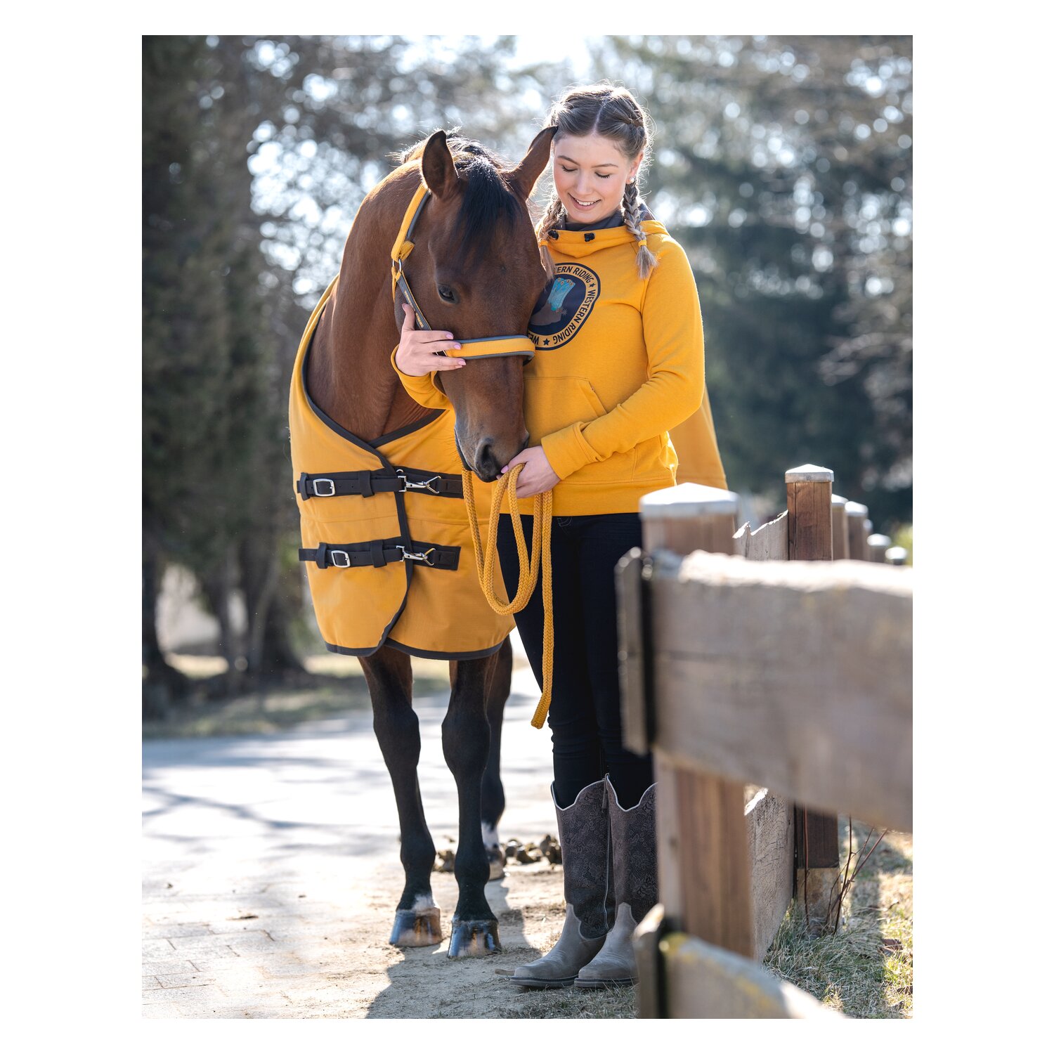 L-pro West Hoodie  - mustard