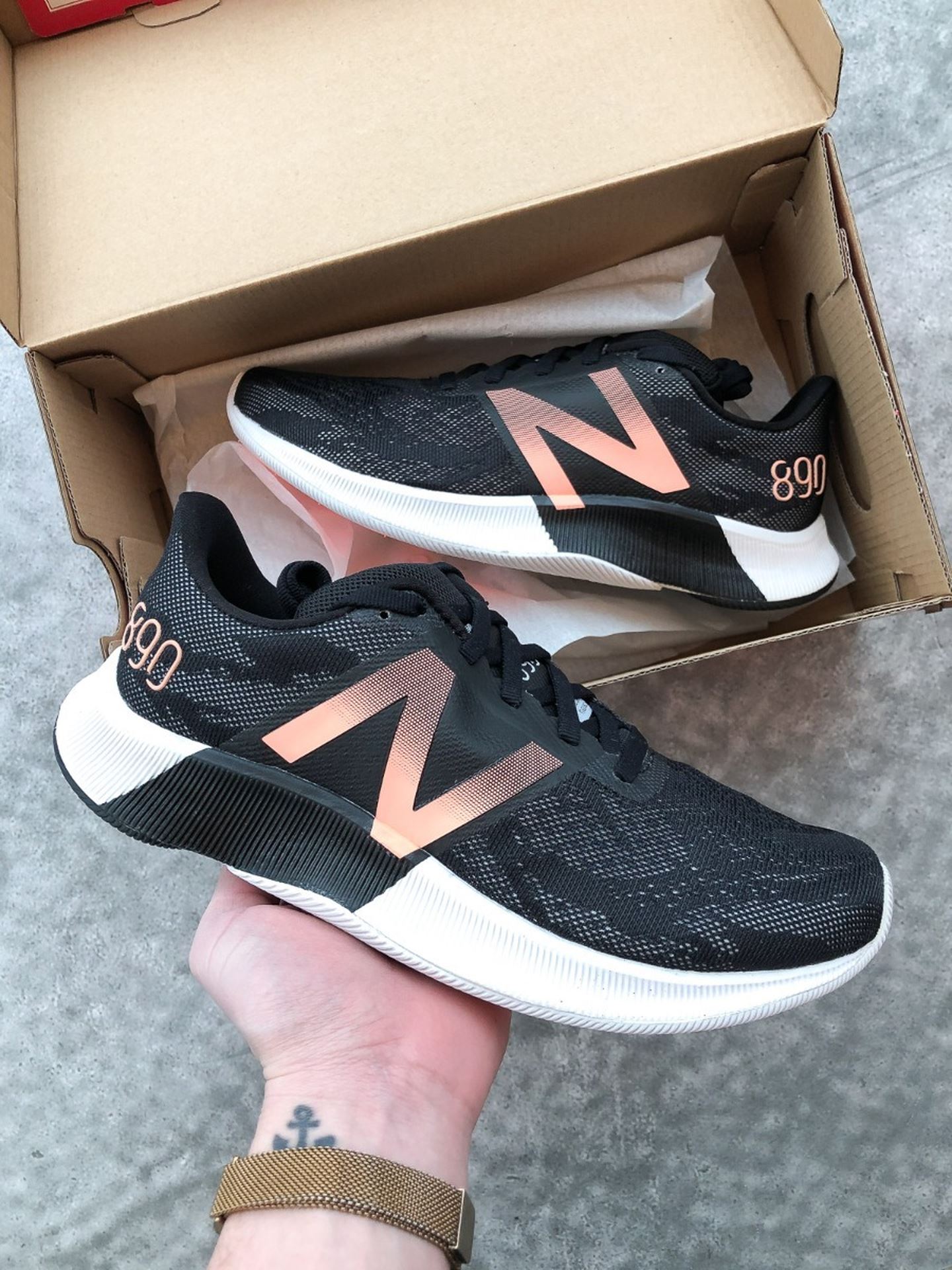 New Balance W890