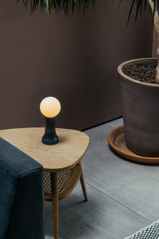 Tala LED Shore tafellamp Smoke Grey