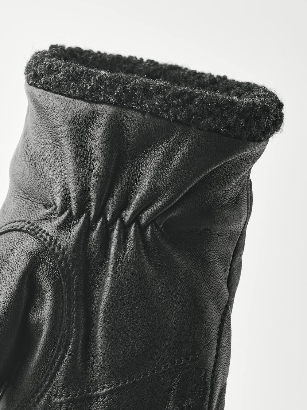 Ackas Mitt Black