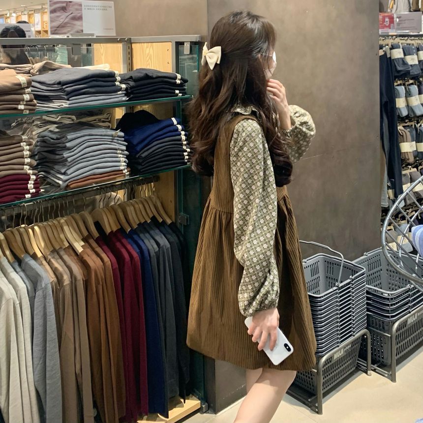 Closette - Blouse met Peter Pan-kraag en patroon / Mini-jurk van corduroy