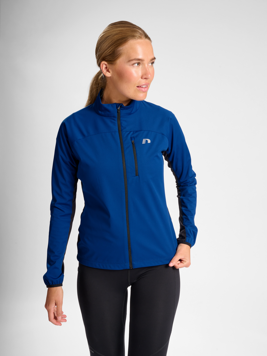 WOMEN'S CORE JACKET