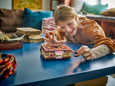 LEGO Het Monsterlijke Monsterboek (76449)