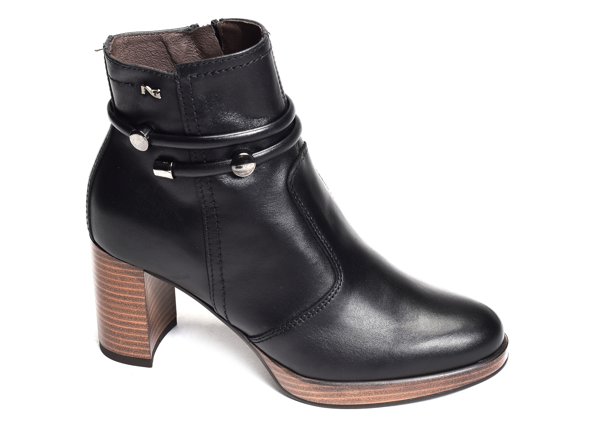 08246 noir