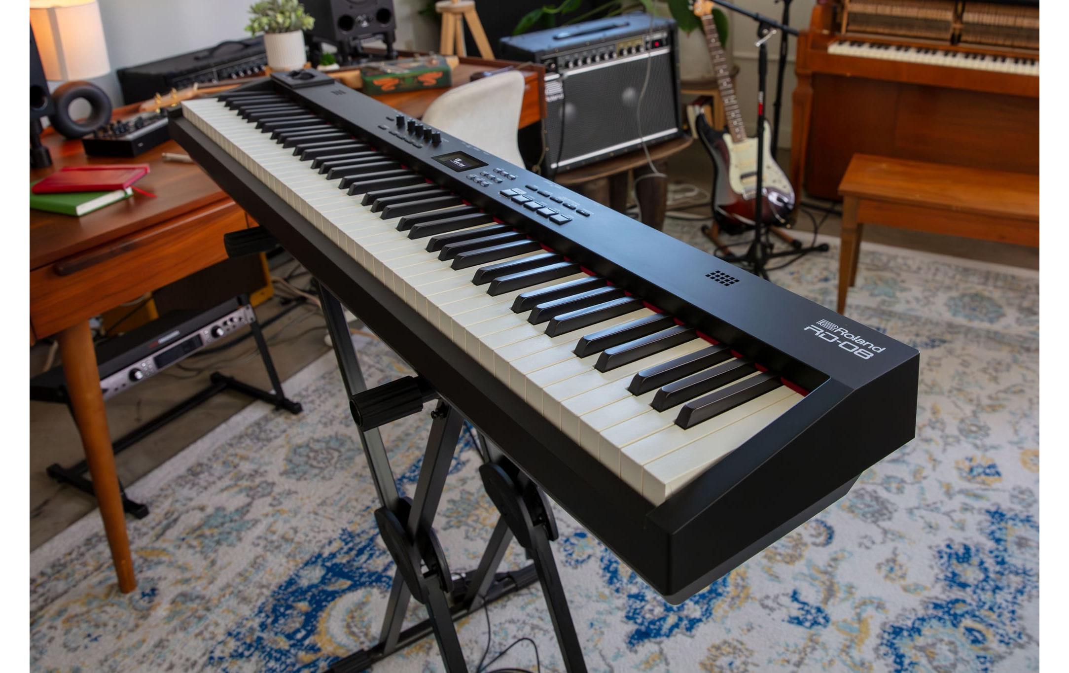 E-Piano RD-08<br>Stage Piano mit 88 gewichteten Tasten