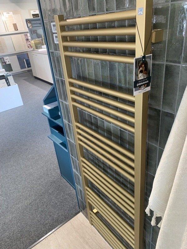 Crosswater MPRO Elektrische Handdoekradiator - Geborsteld Messing - 600 Watt