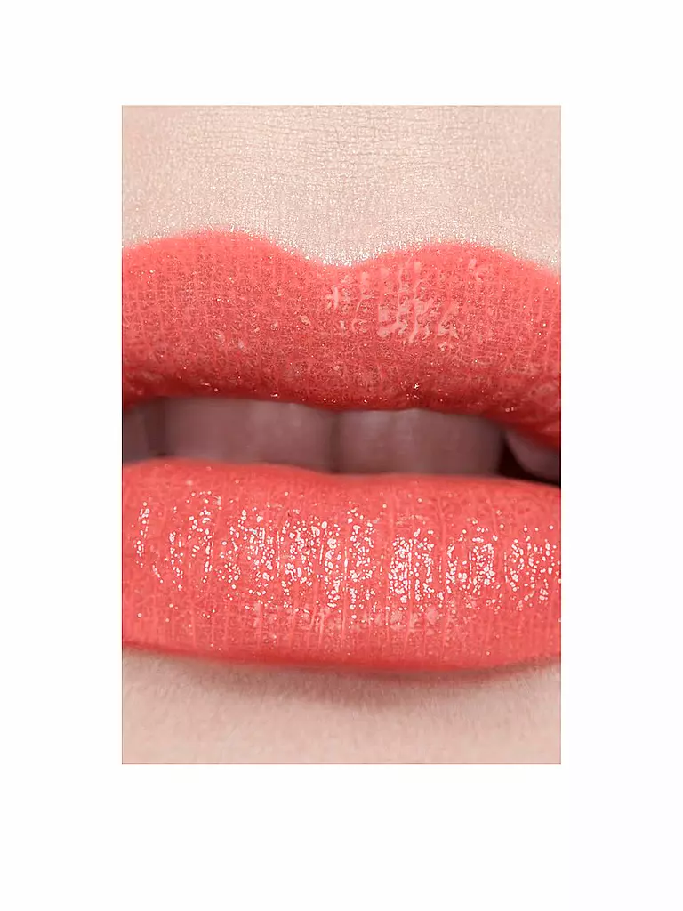CHANEL   DER GETÖNTE UND FEUCHTIGKEITSSPENDENDE BALSAM, DESSEN FARBINTENSITÄT SICH GANZ INDIVIDUELL ANPASSEN LÄSST, SORGT TAG FÜR TAG FÜR WUNDERSCHÖNE LIPPEN 3G koralle