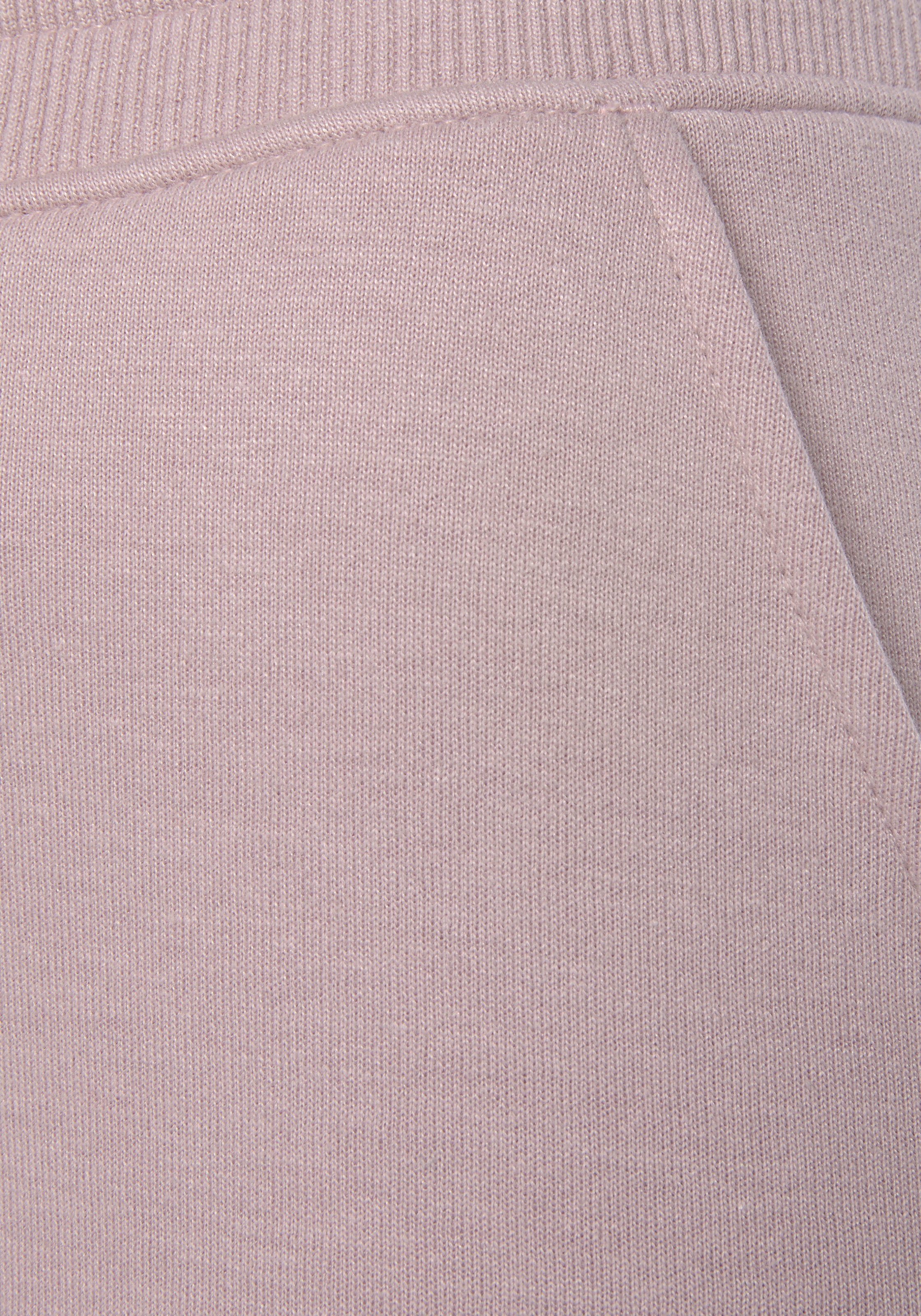 Bench. Loungewear Shorts  mit Logodruck und Stickerei