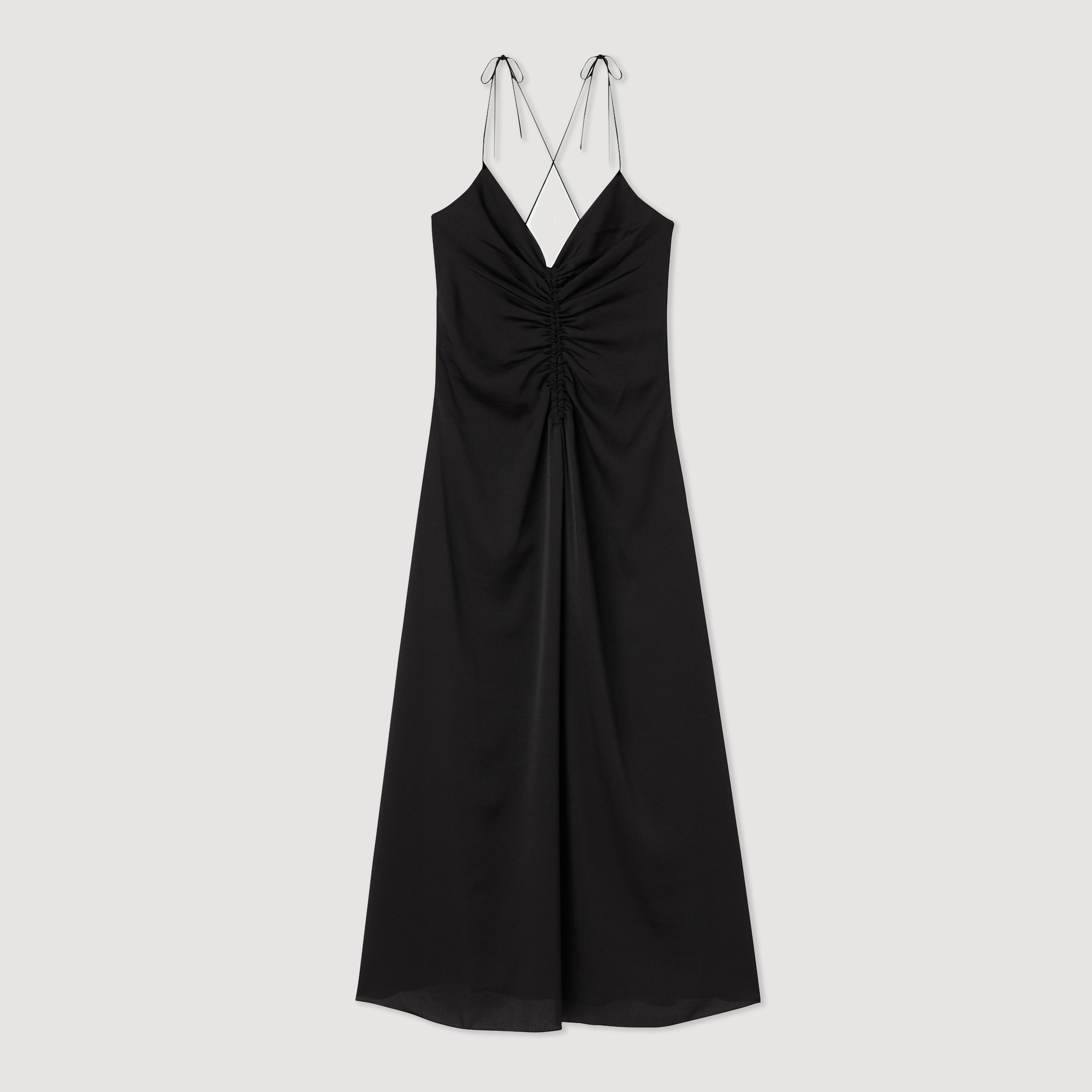 Robe longue á fines bretelles