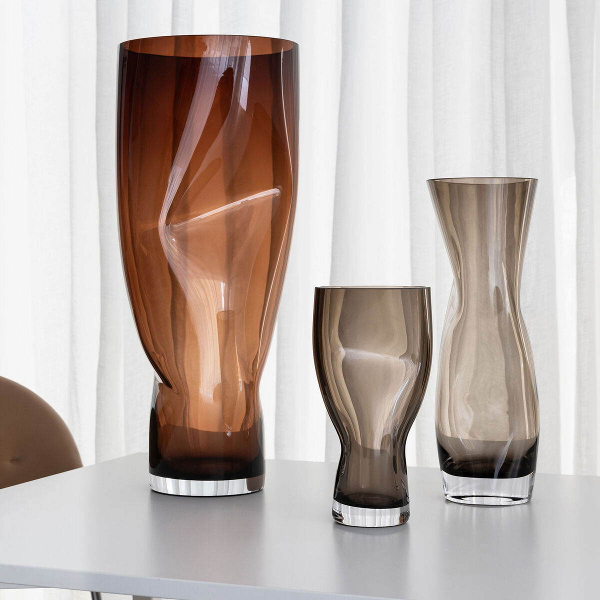 Squeeze vase 34 cm, røykbrun