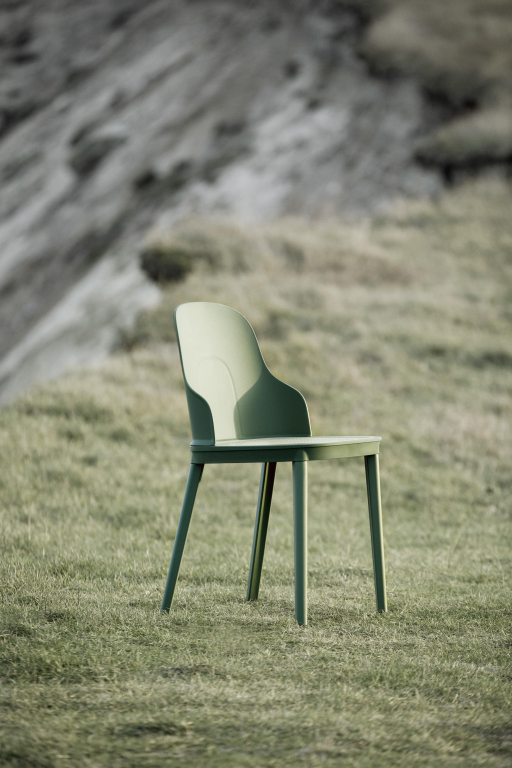 Normann Copenhagen Allez wicker stoel park green