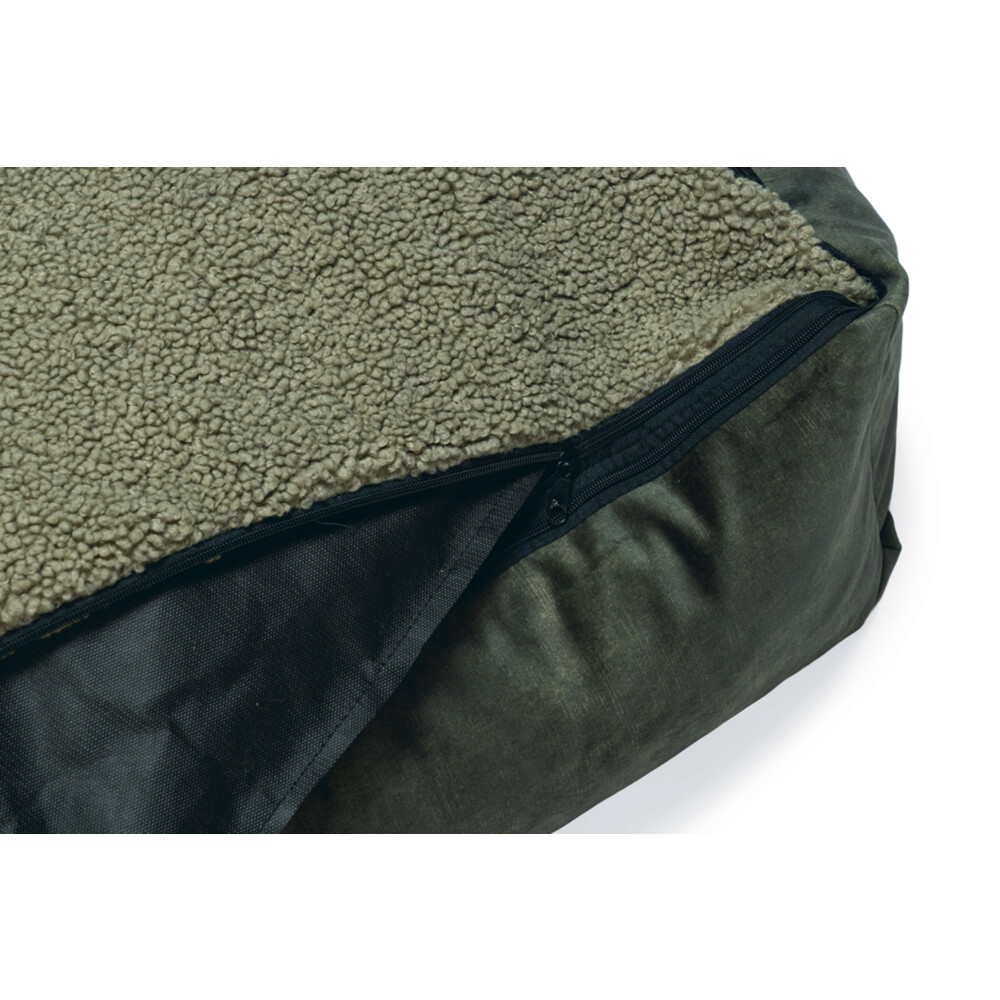 Designed by Lotte Ligbed YndisGroen 65 x 60 x 20 cm
