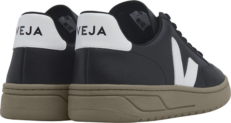 Veja V-12 Black_white_dune