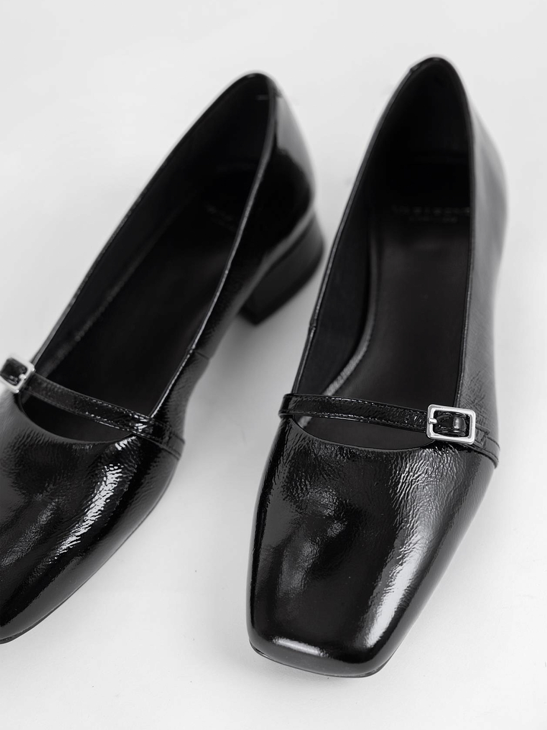 Vagabond Debbi Mary Jane pumps