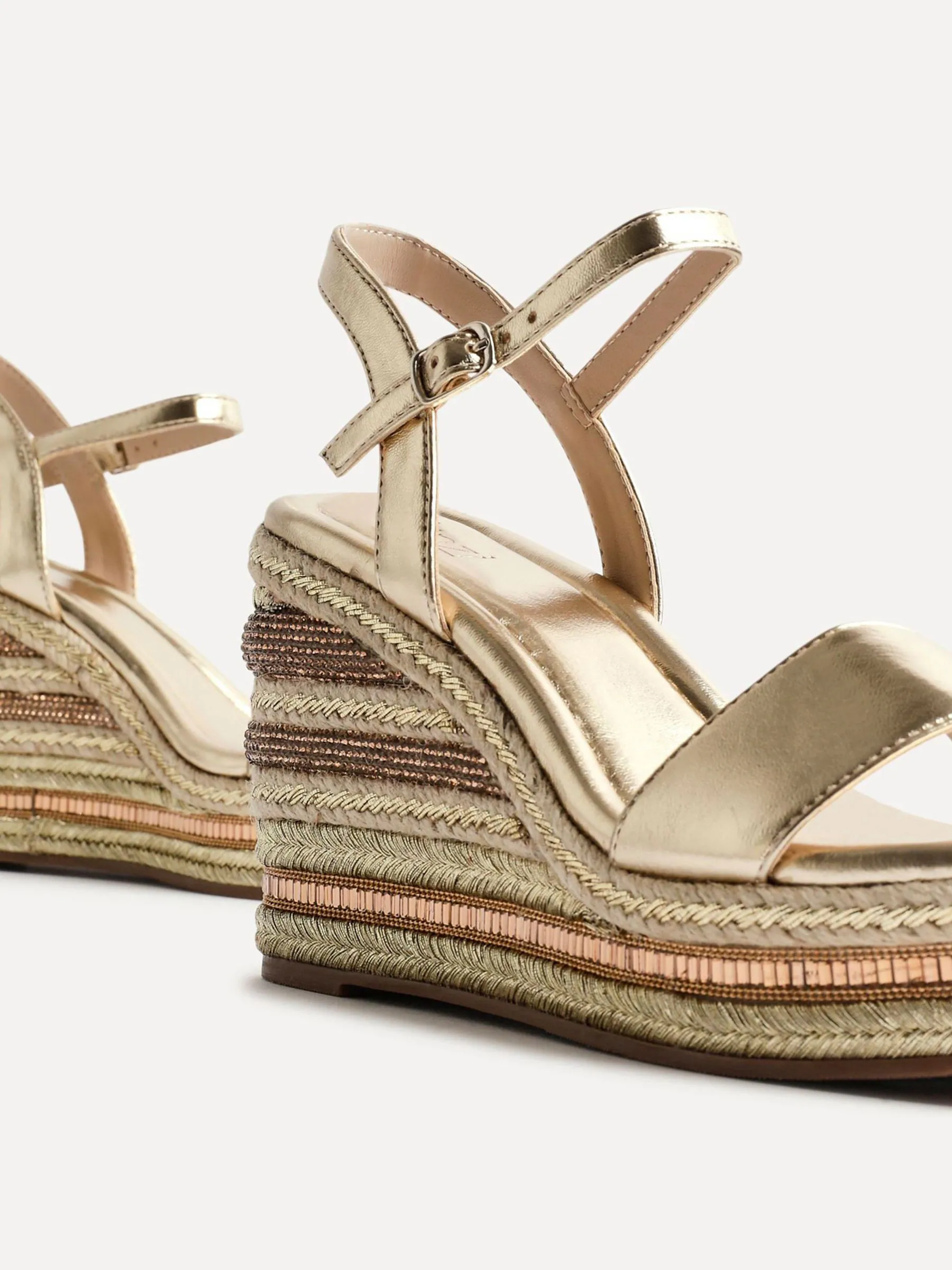 Goud - Linzi Icon Embellished Wedges