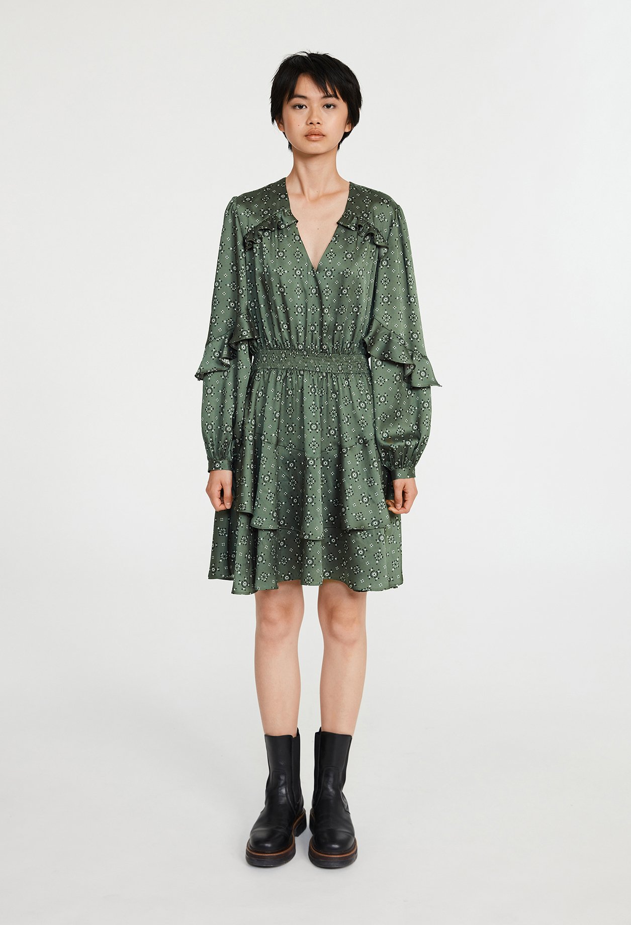 Robe courte &agrave; motif geometrique smocke