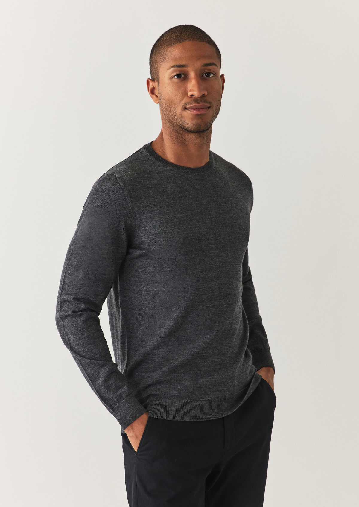 Pull col rond en laine Mérinos unie grise