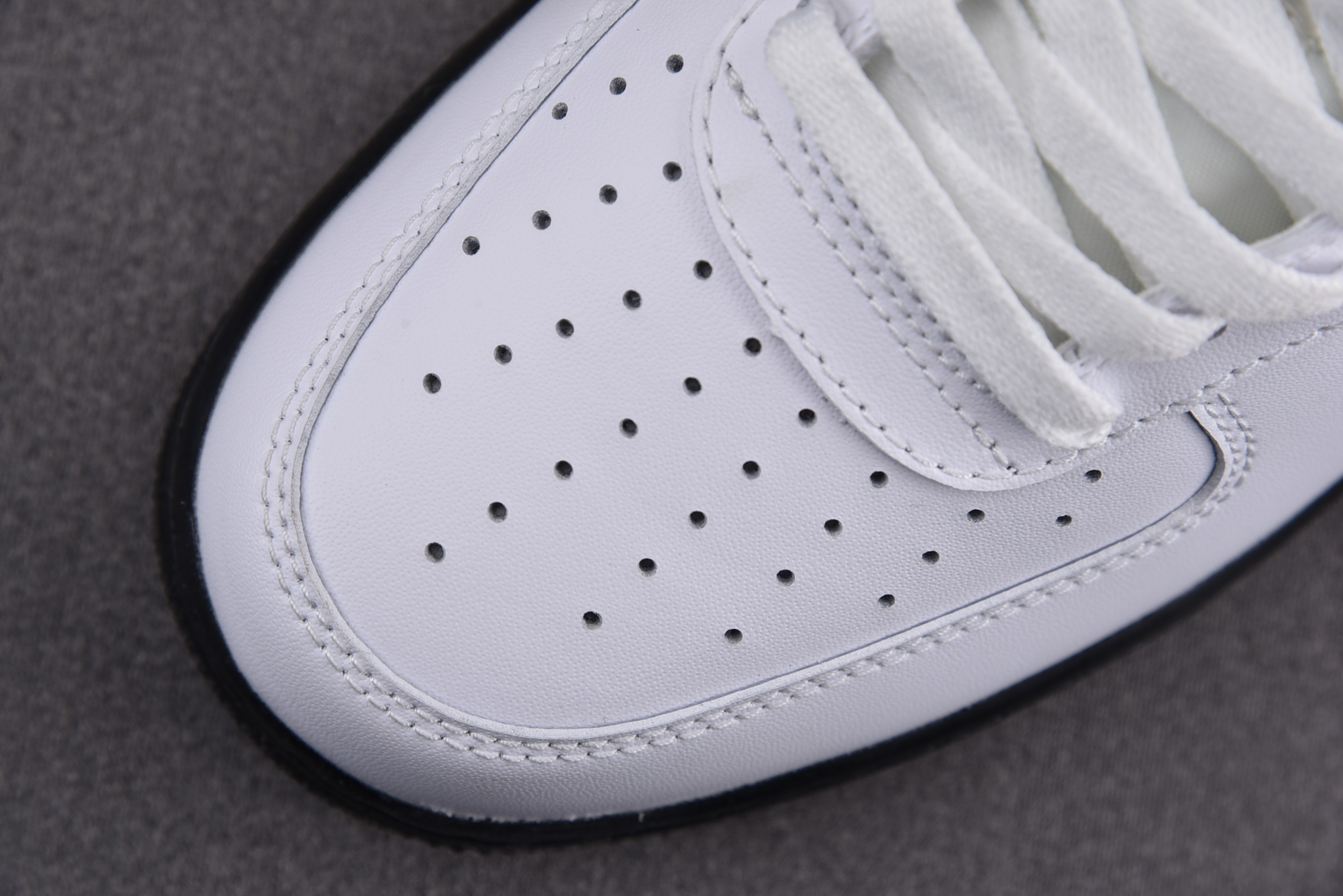 Nike Air Force 1 Low White Black Midsole