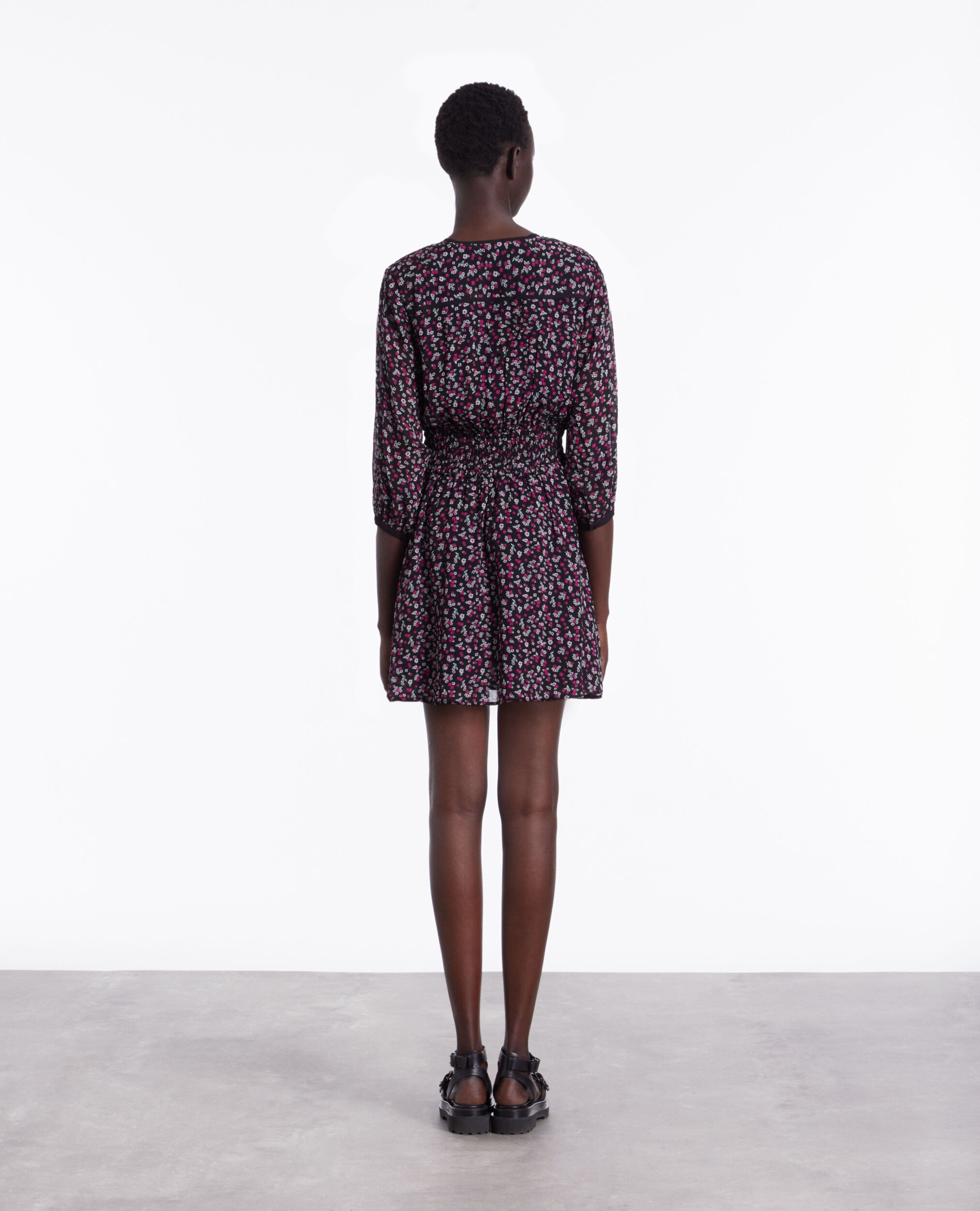 Robe courte imprimée avec smocks