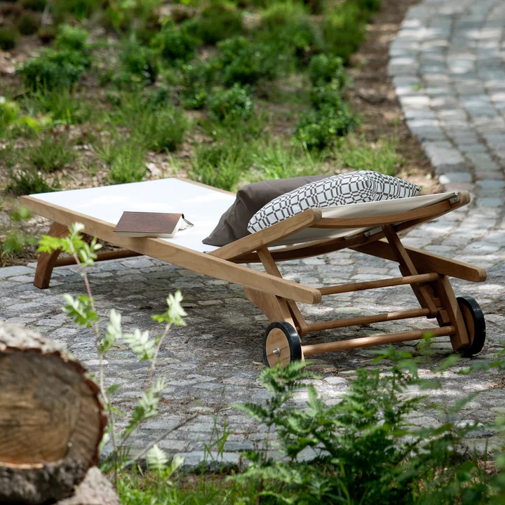 Fritz Hansen - Skagerak Columbus Sun Bed, Teak / weiss