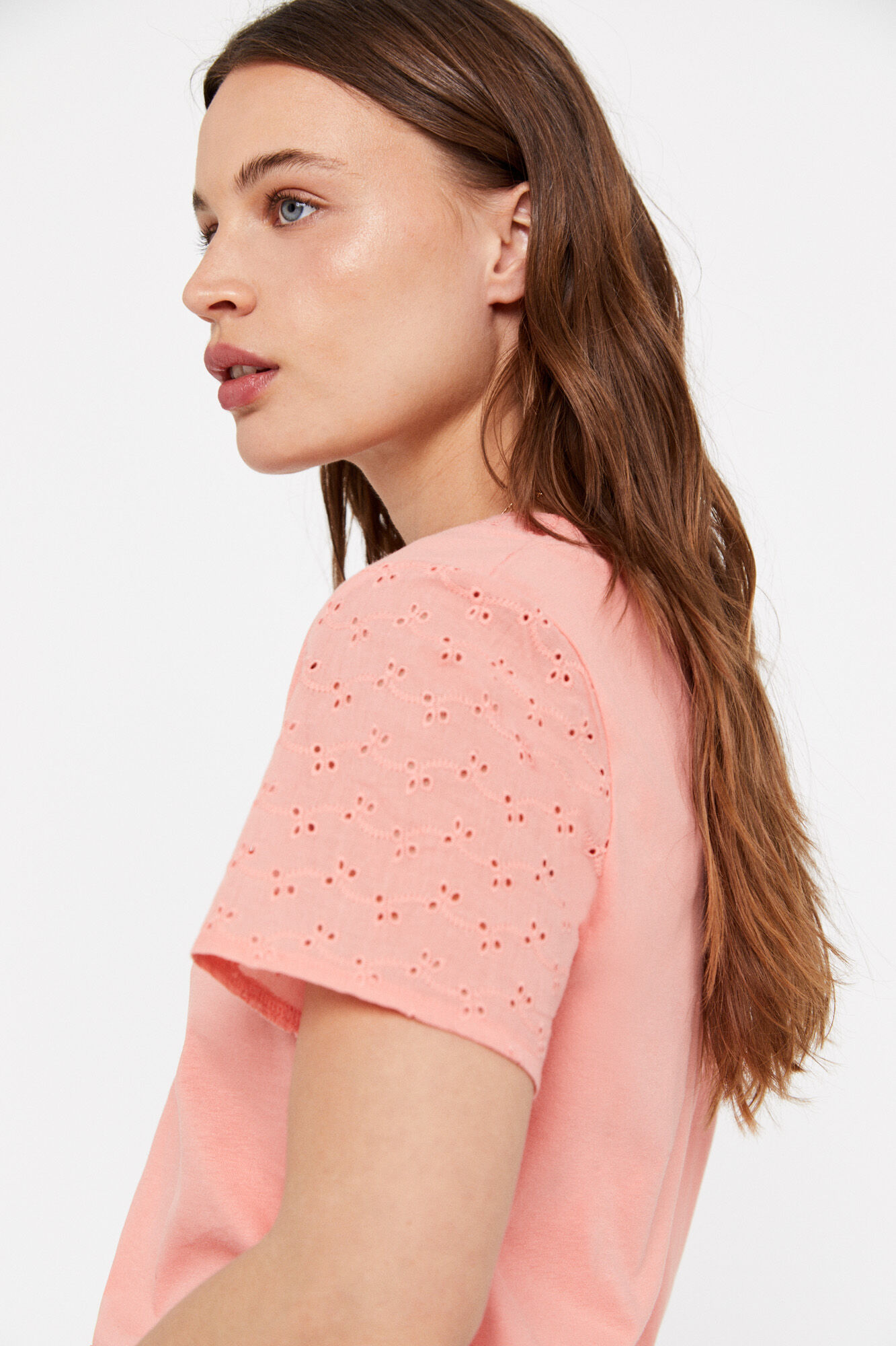 Camisa com detalhes em inglês - Coral