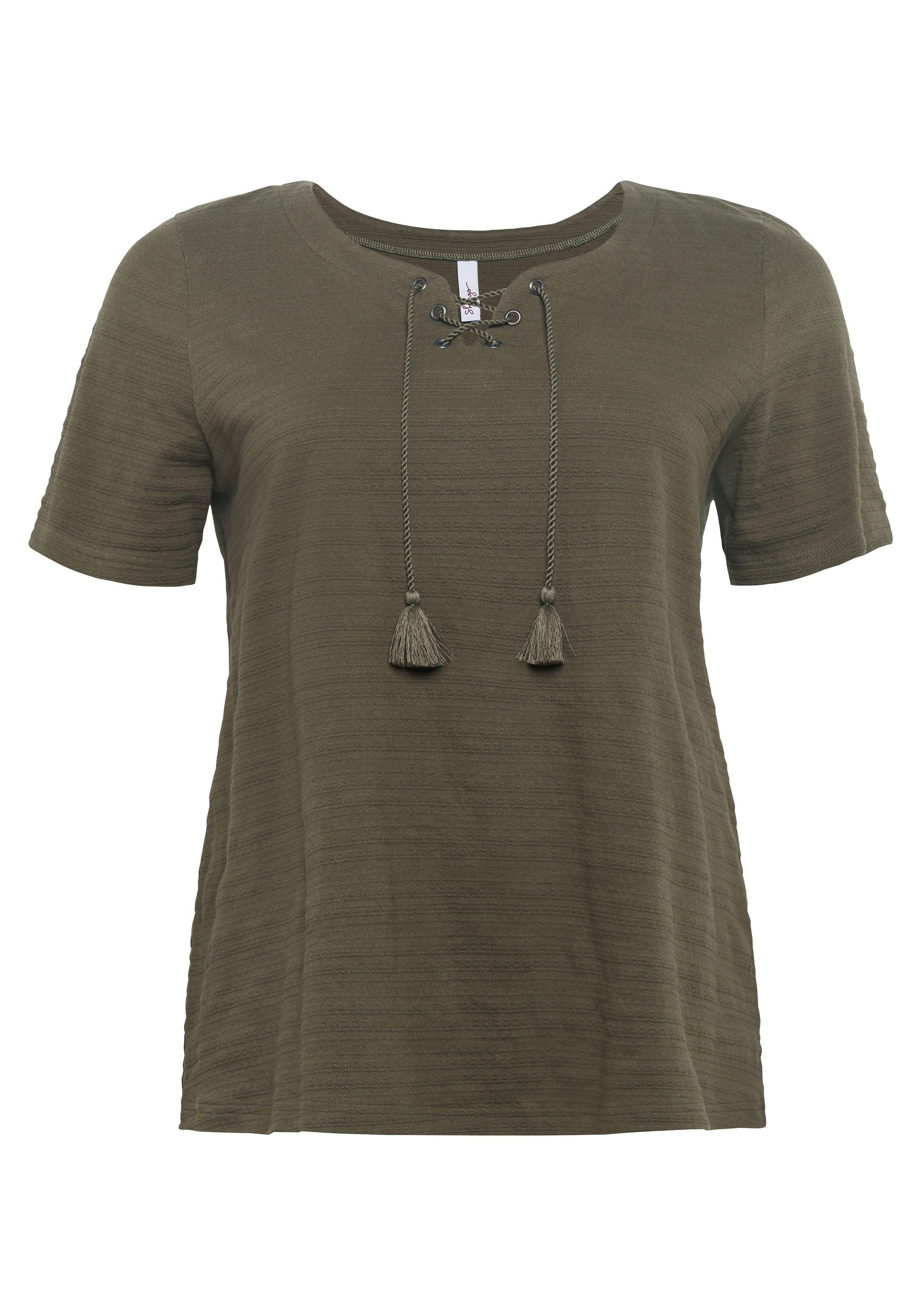 Shirt in Jacquard-Optik, Bindeband am Ausschnitt
