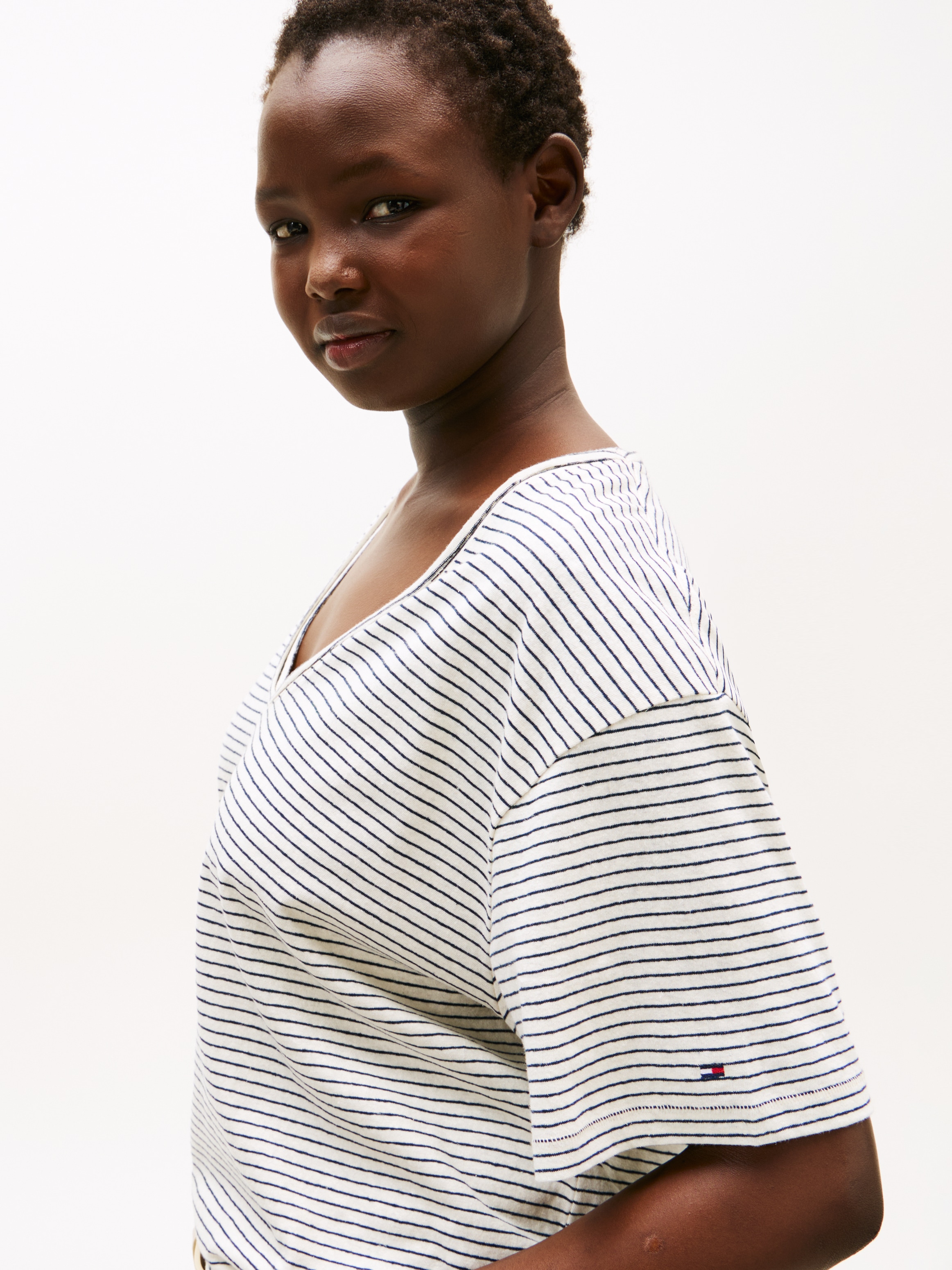Tommy Hilfiger Curve V-Shirt »CRV MODERN CO LINEN V-NK SS«, in Grossen Grössen