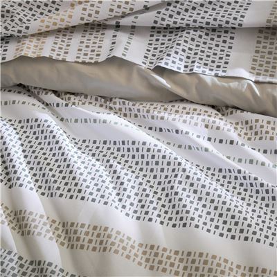 Linge de lit motif bandes géométriques