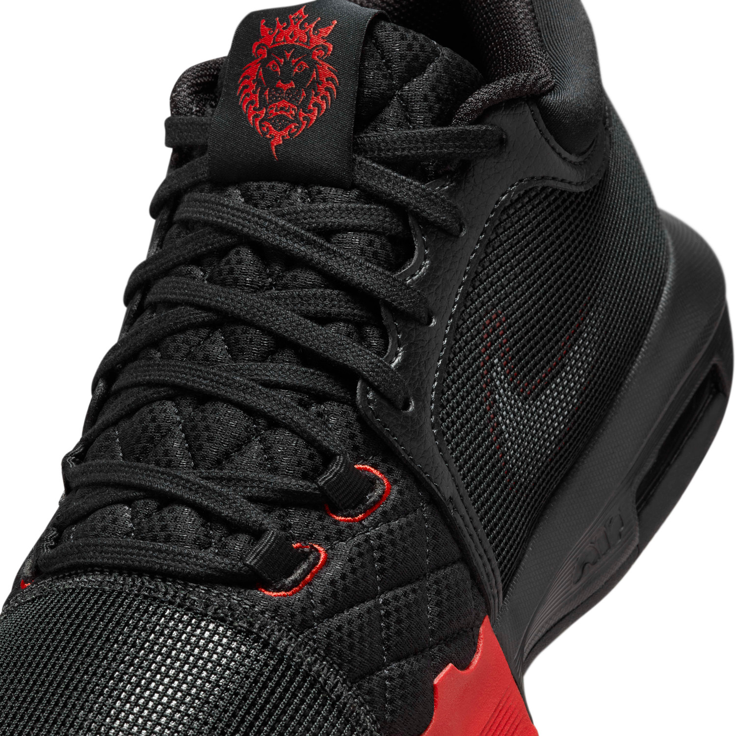 Nike LeBron Witness VIII