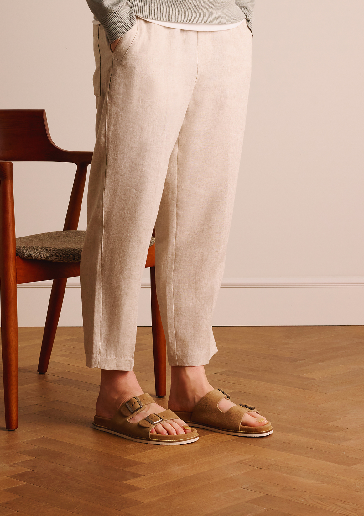 Beige suède slippers