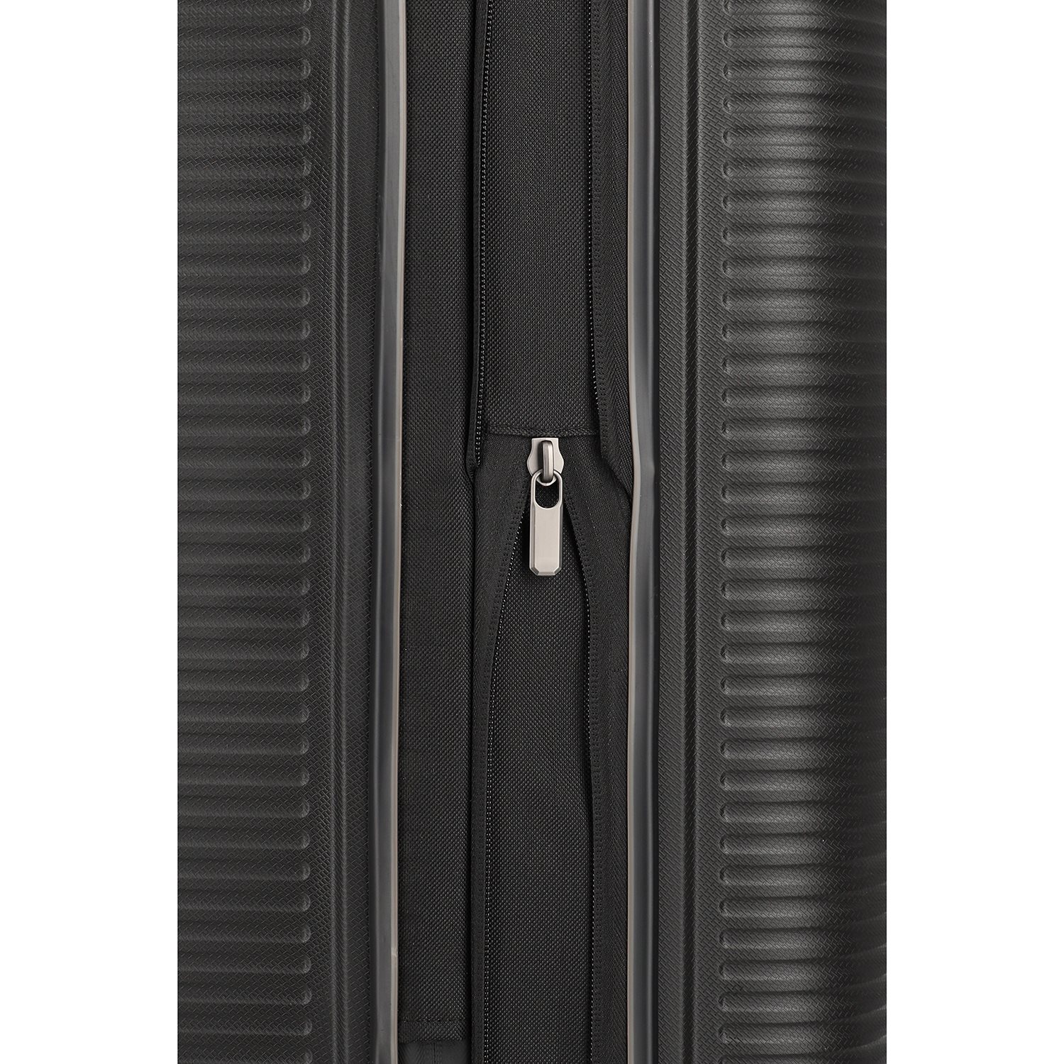 Travelite Roomer 4w Trunk M black