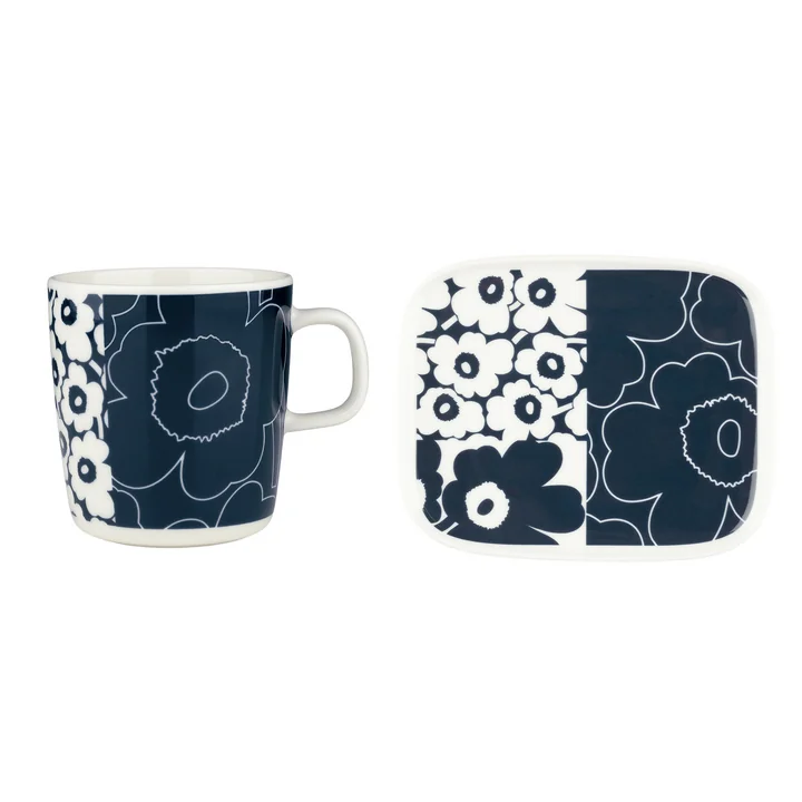 Marimekko - Oiva Unikko Kollaasi Becher mit Henkel & Teller, 400 ml, weiss / dunkelblau (60th Anniversary Collection)