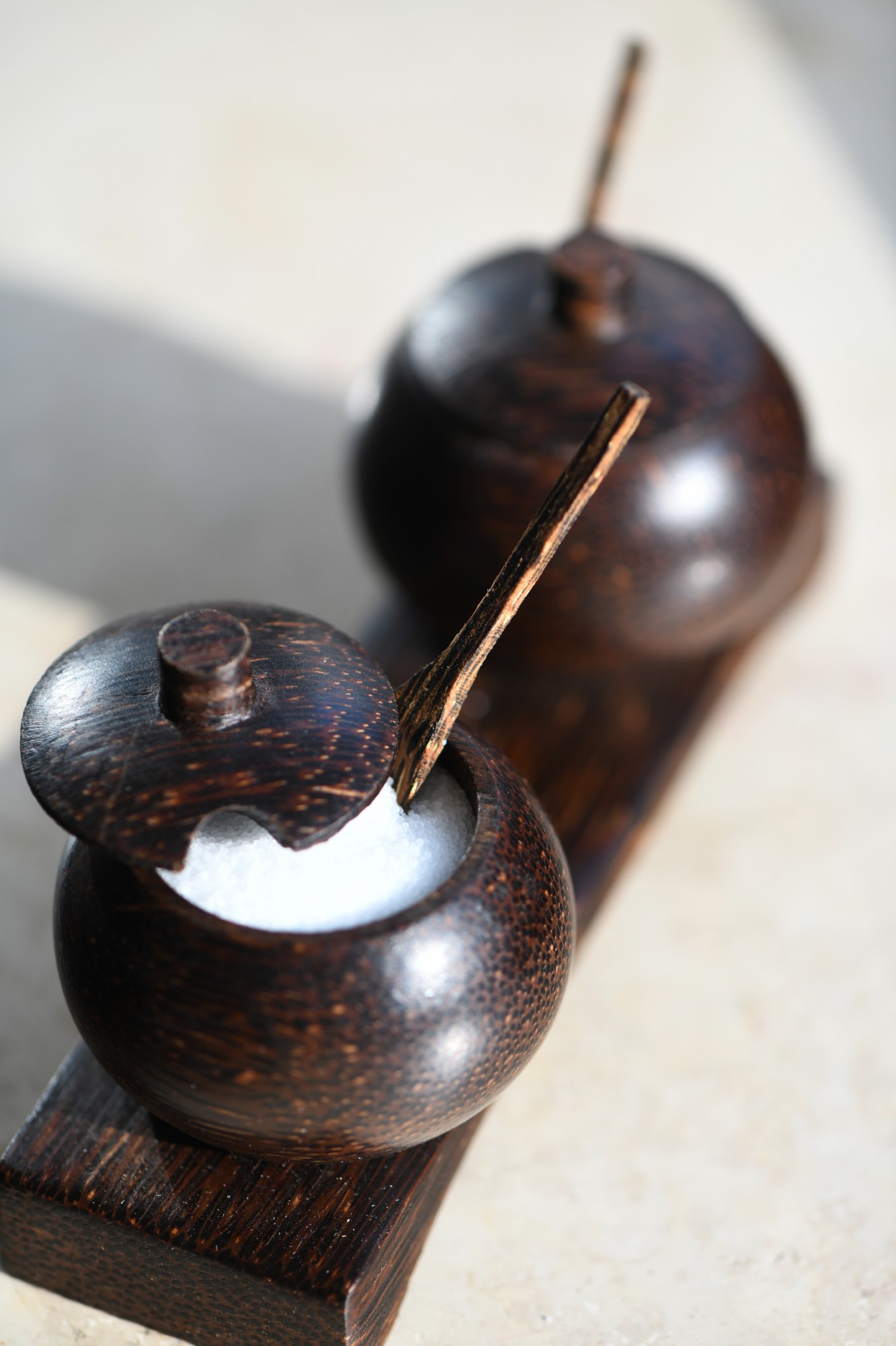 Gewürzbehälter-Duo aus Palmenholz, braun, B 15 cm, L 6 cm, H 7 cm zu 12,50