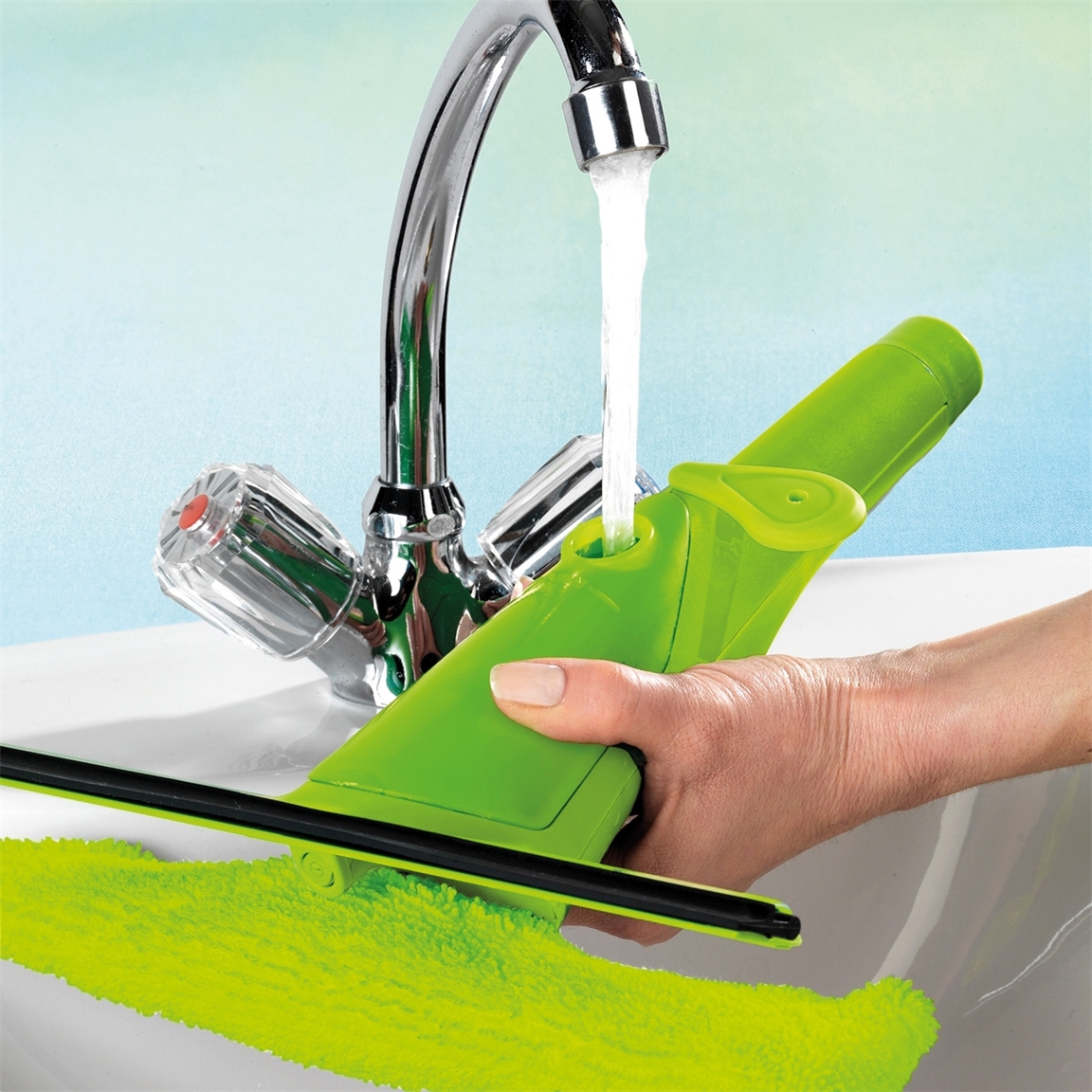 Lave-vitre vaporisateur extensible