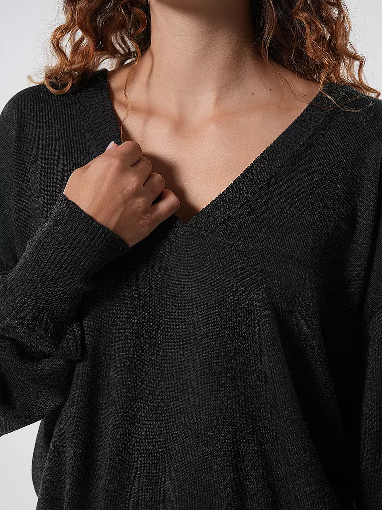 TELA Pullover schwarz