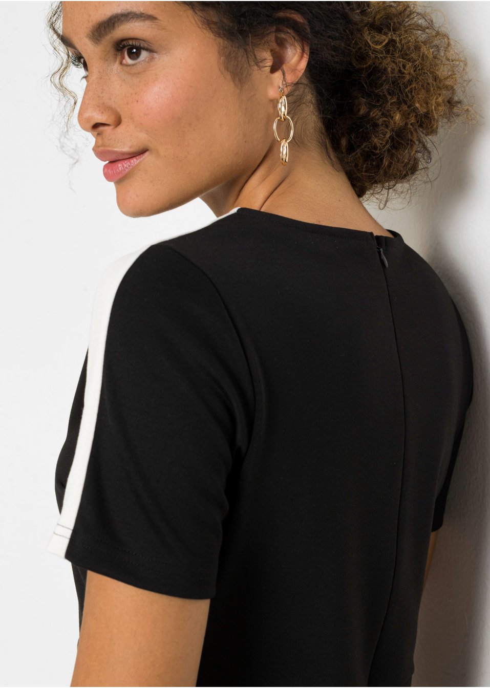 Robe en jersey à rayures contrastantes