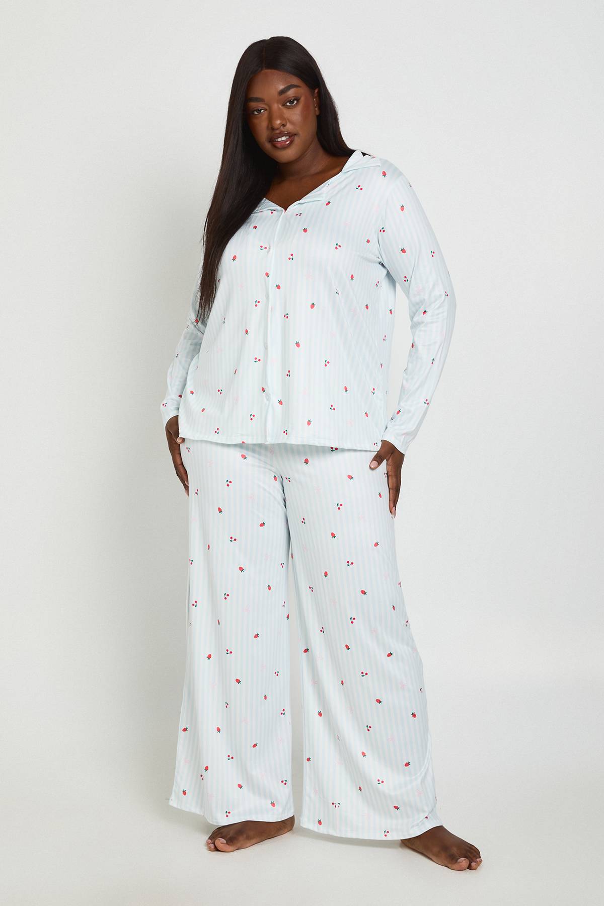 boohoo Ensemble Pyjama Grande Taille Chemise Et Pantalon Manches Longues À Rayures Et Imprimé Fruits