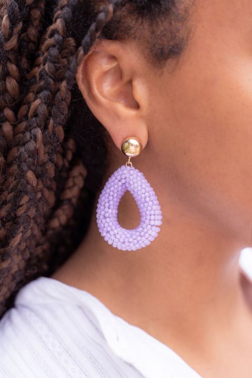 Lila statement oorbellen met steentjes