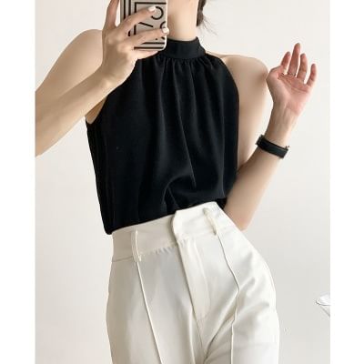 Janunu - Halterblouse met geplooide hals en effen kleur