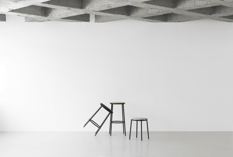 Normann Copenhagen Circa barkruk gestoffeerd 65 ultra leather brandy
