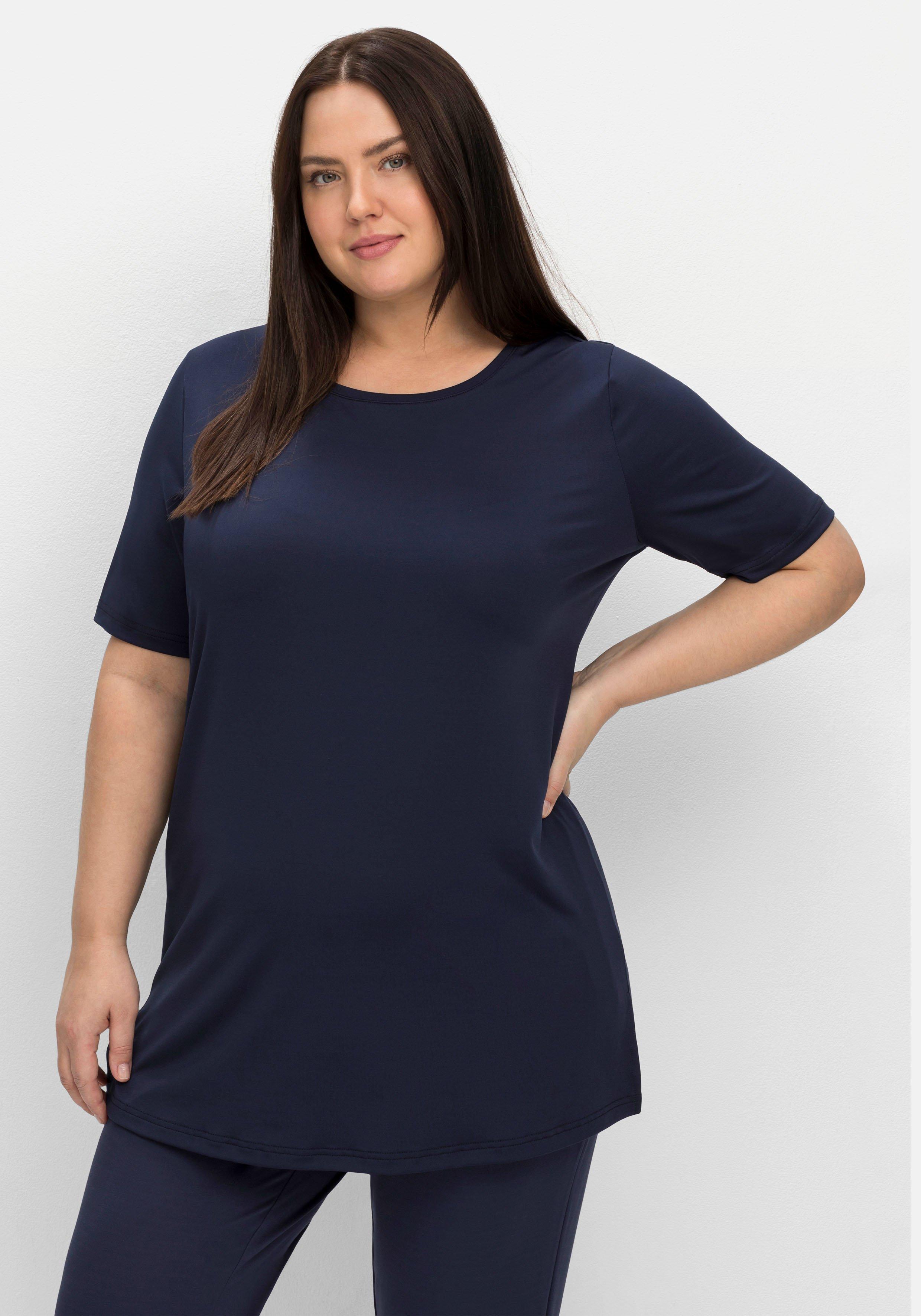 Langes Funktionsshirt mit seitlichen Schlitzen