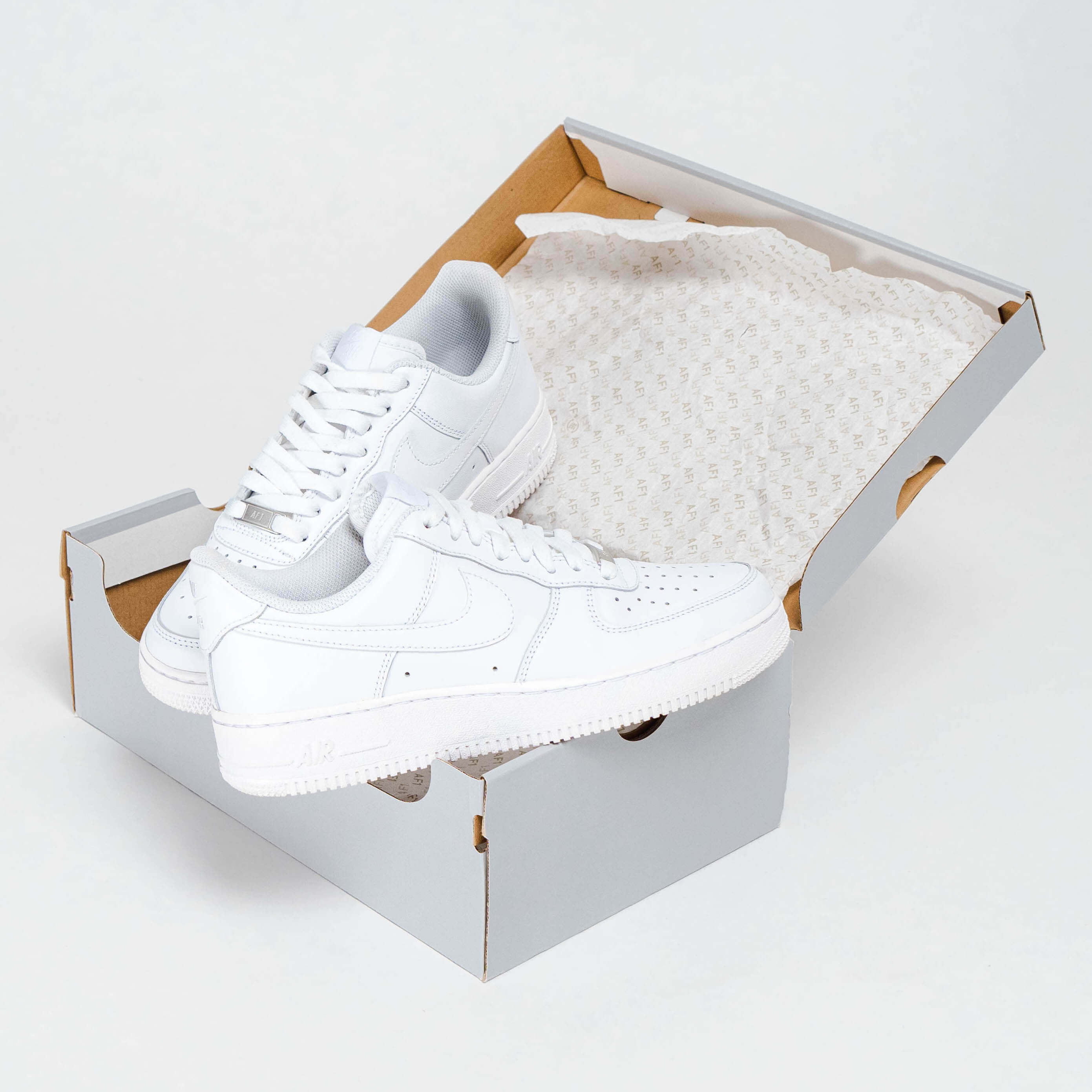Nike Air Force 1 Low '07 Triple White - 48h Delivery