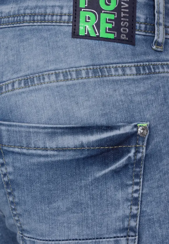 Loose Fit Jeans - light blue used wash