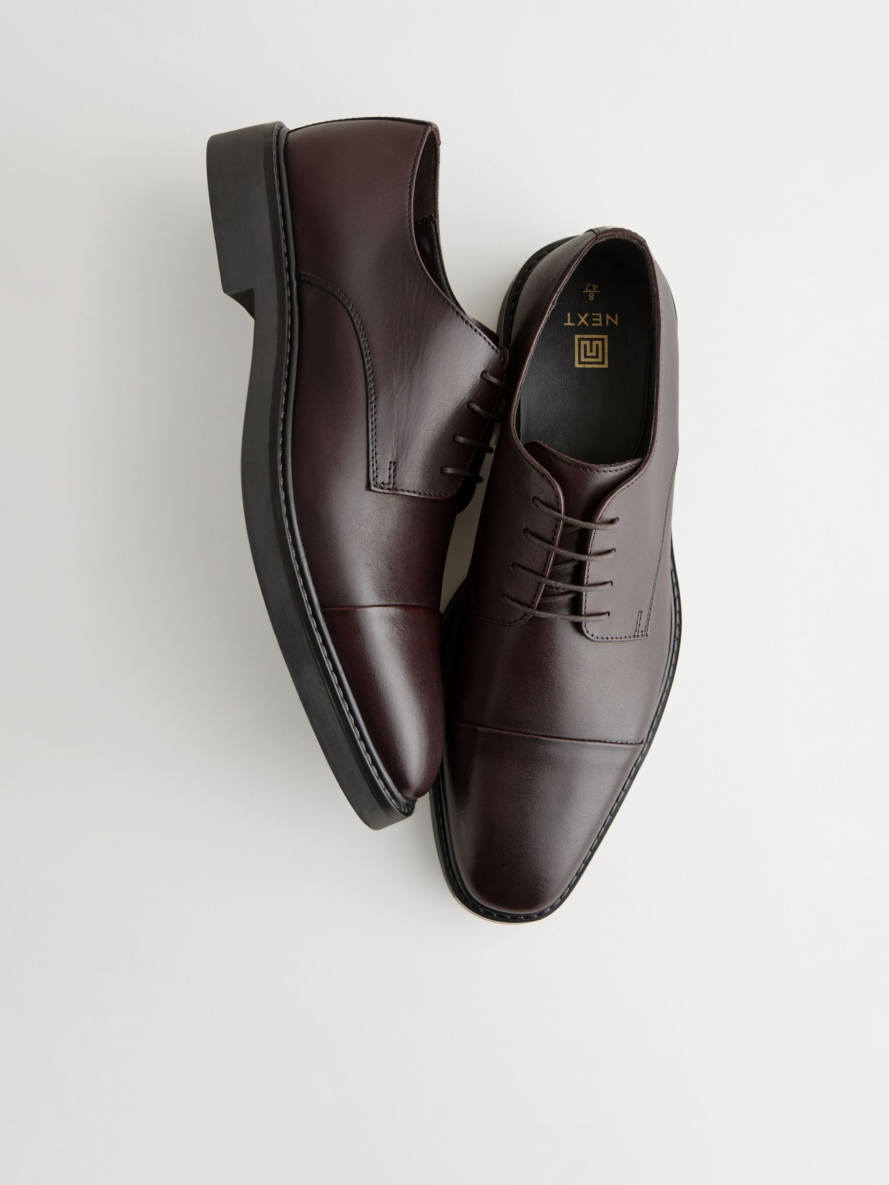 Bruin - Leren schoenen met contrasterende neus