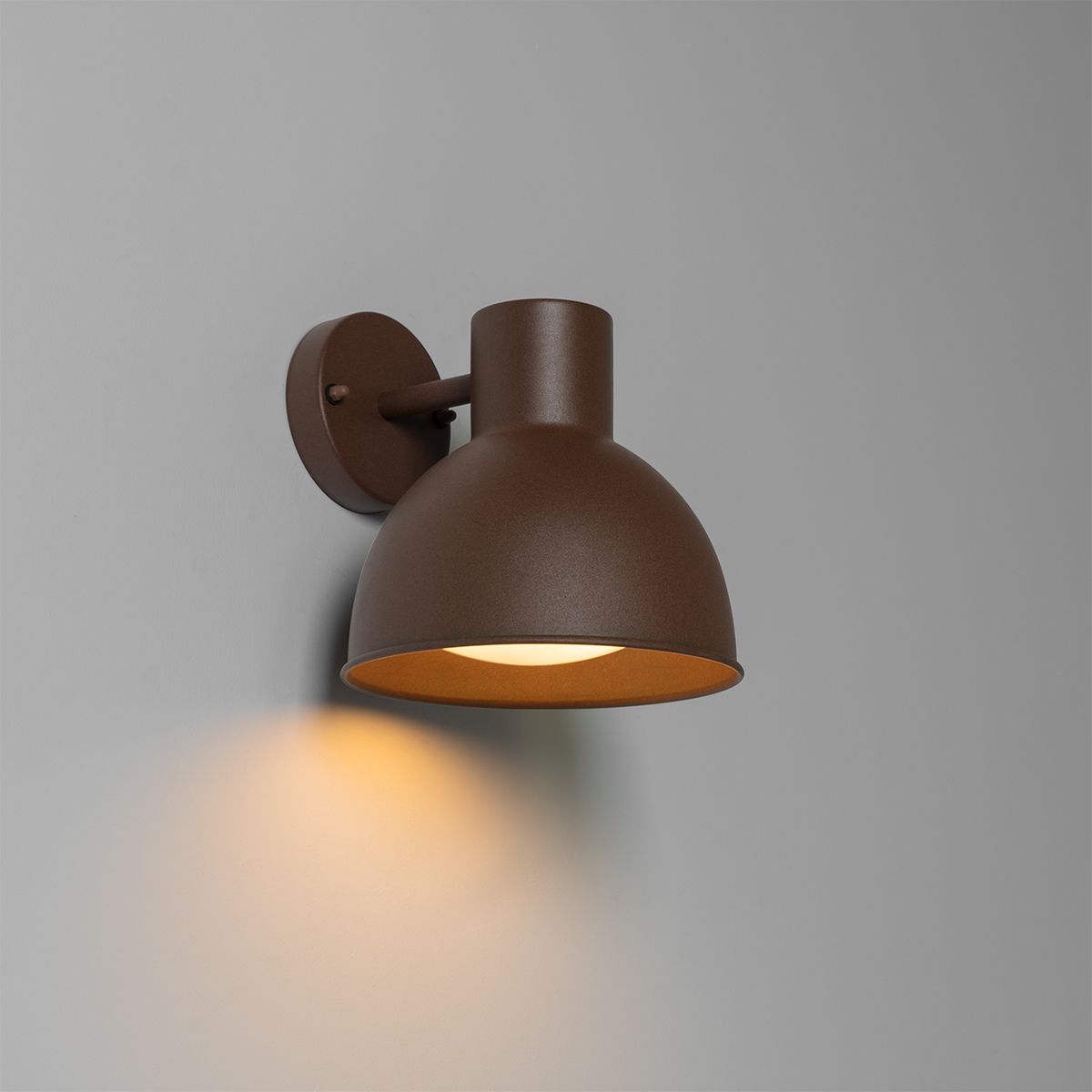 Industriële buitenwandlamp roestbruin rond IP44 - Natas