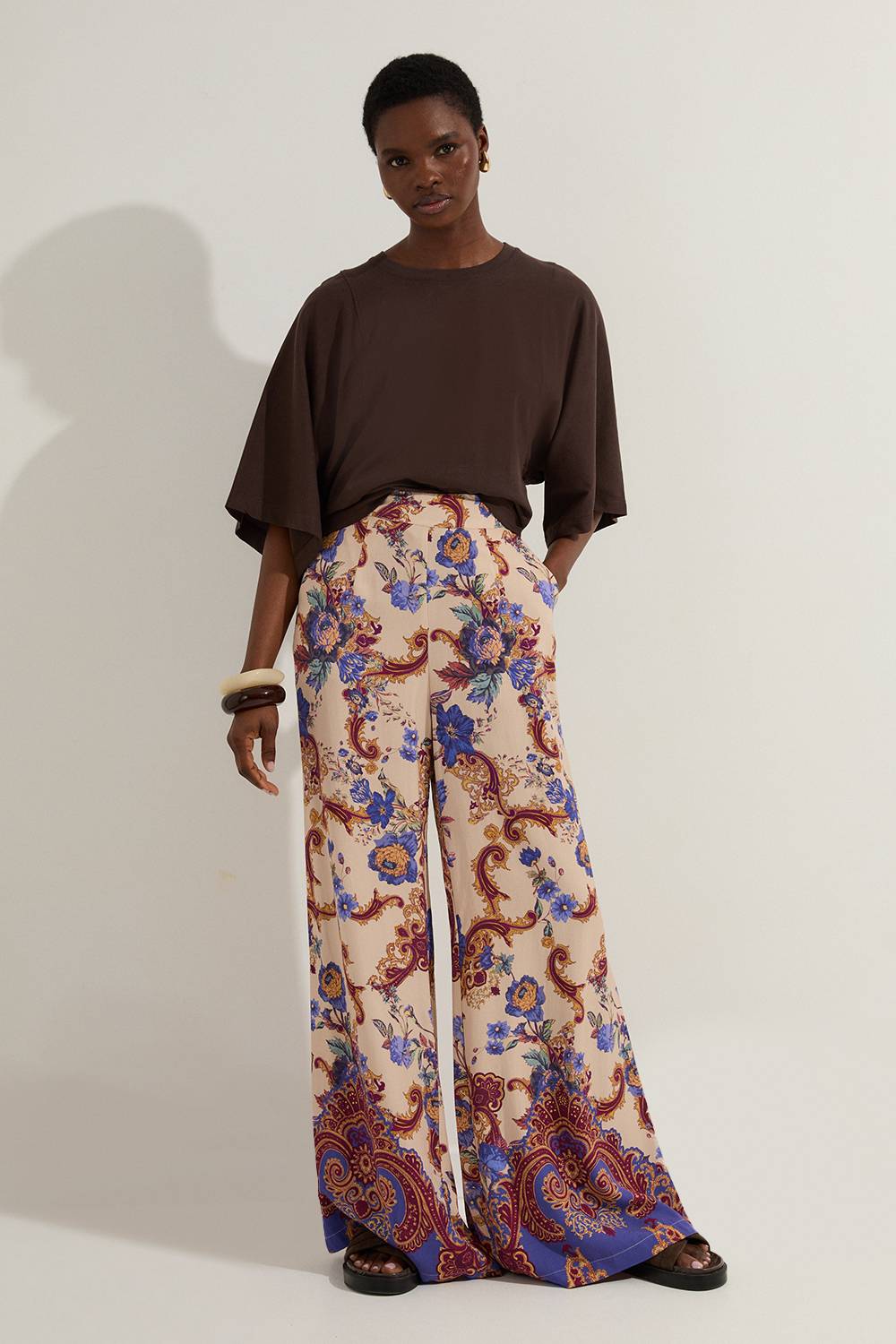 KarenMillen Pantalon large tissé en viscose et lin premium avec imprimé paisley sur bord